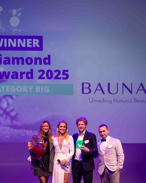 Becom award 4875x4875 1